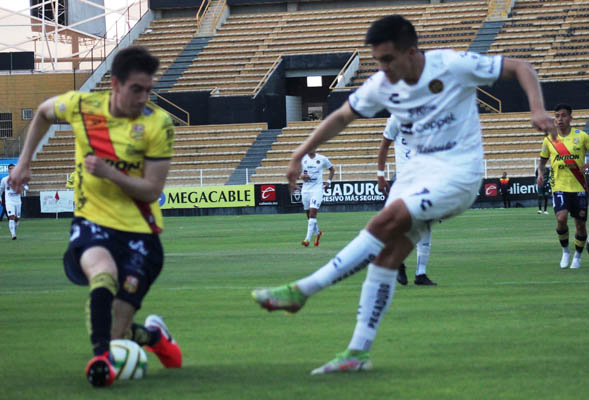 Alñam Galindo ante Morelia