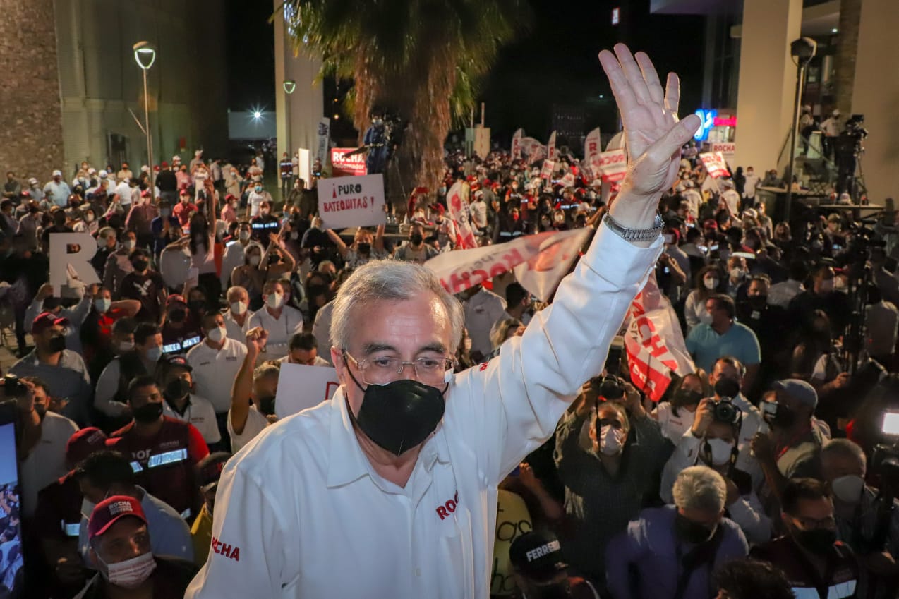 rocha mano alzada