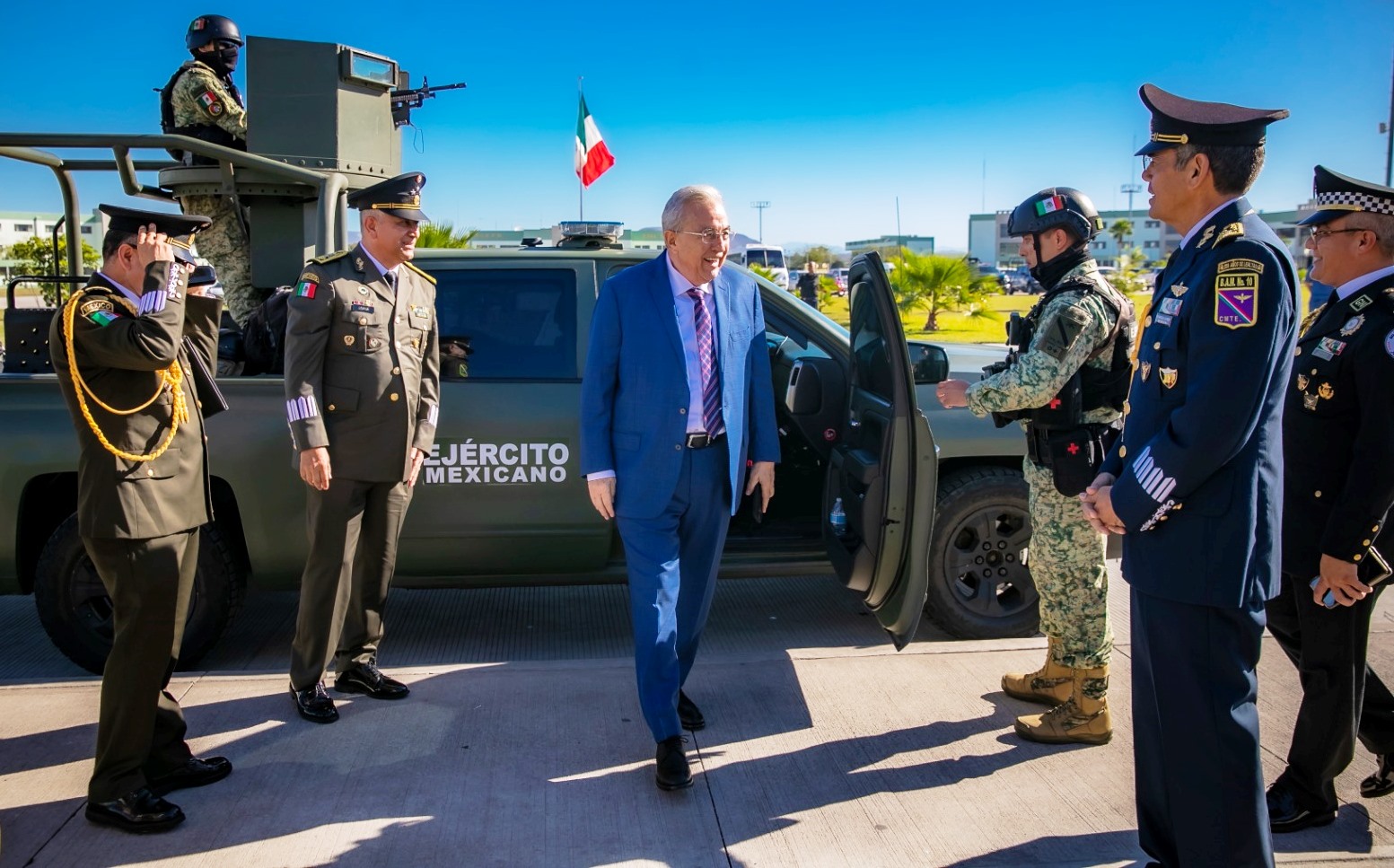 DÍA DEL EJ MEX 15