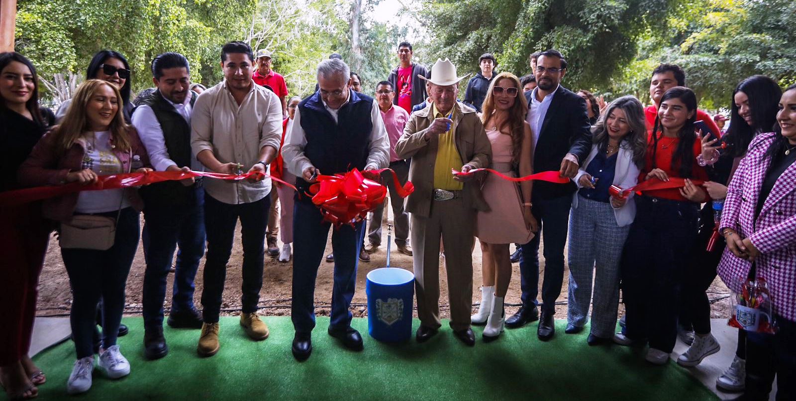 Rocha inaugura obras Angostura