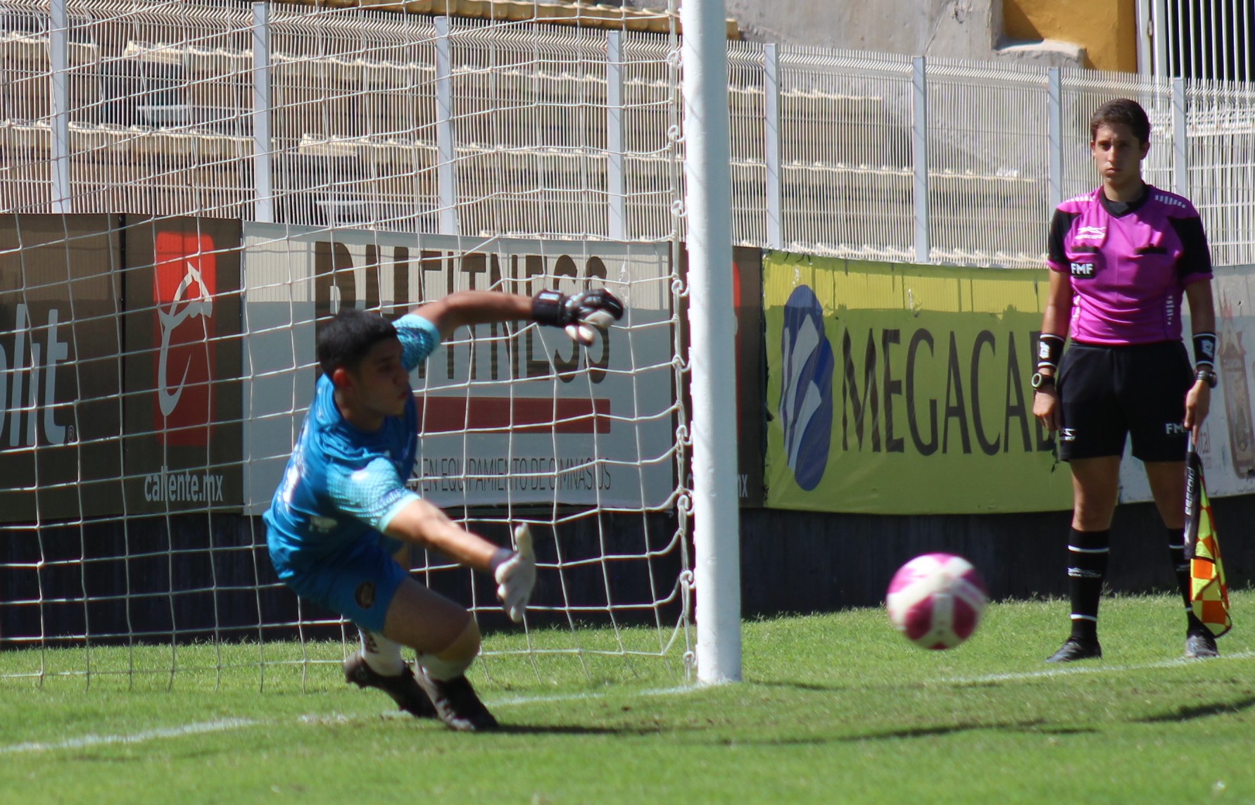 PORTERO LUIS DETIENE PENAL
