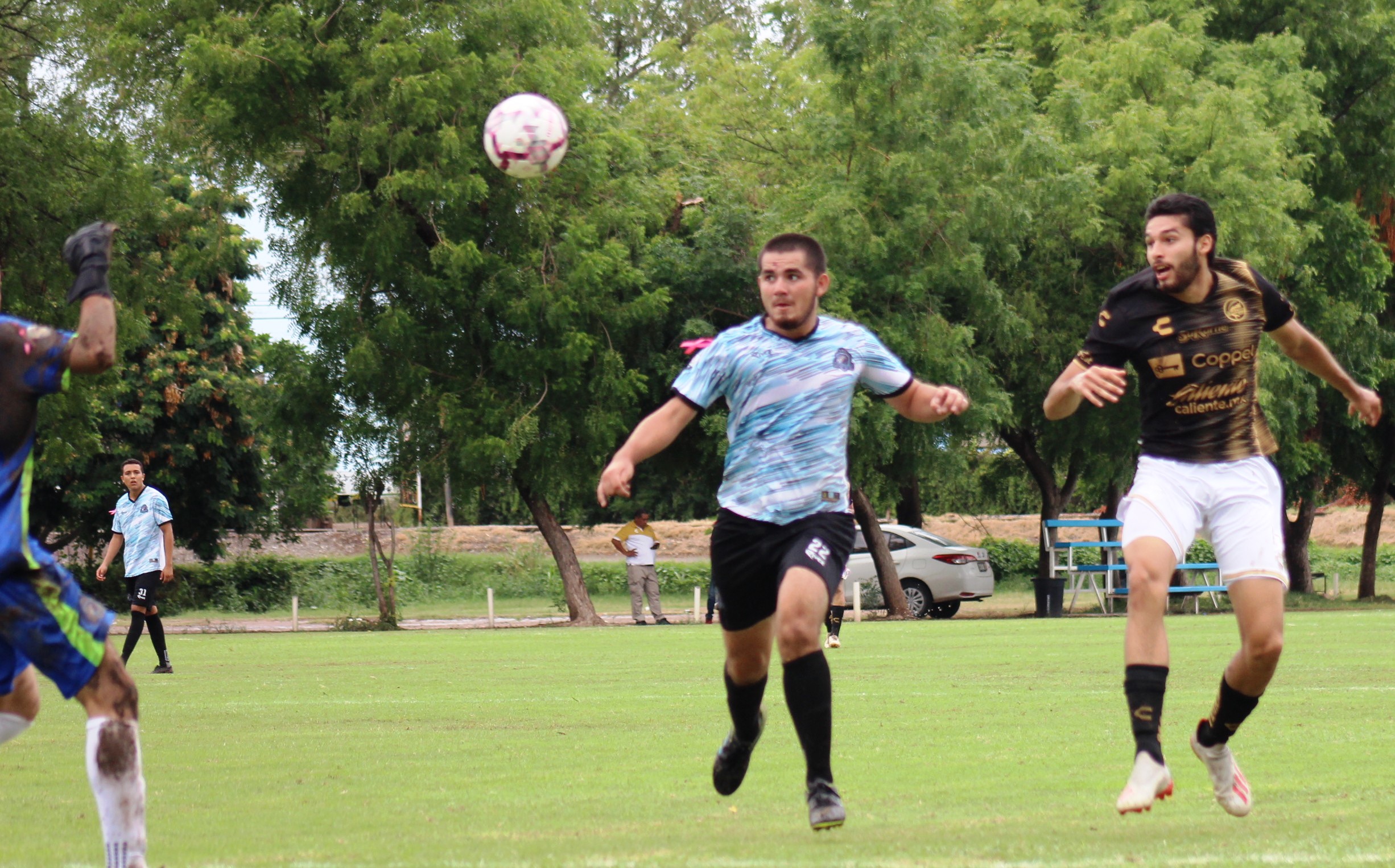 RIVERA BOMBEA Y GOL