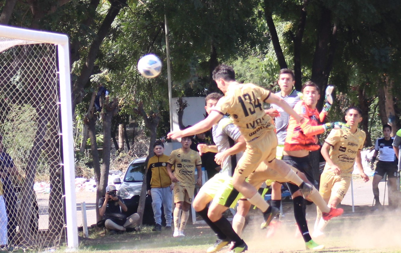 centro y gol de Jesus Ivan